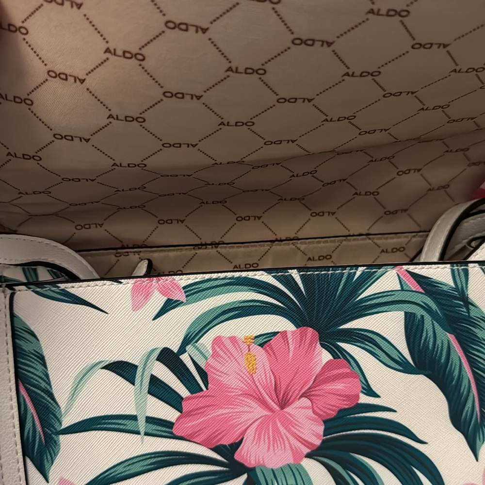 Purse - Picture 3 of 4